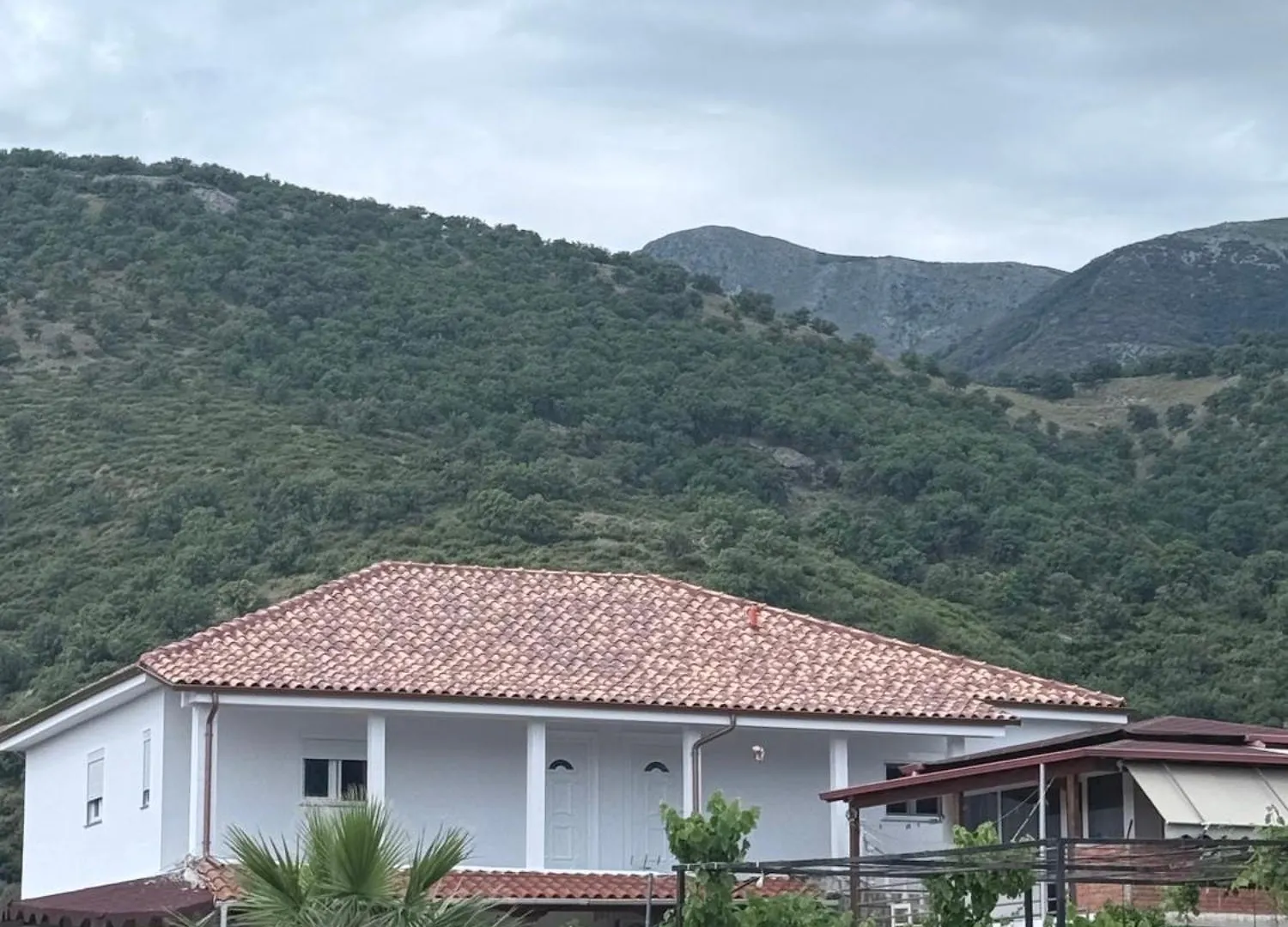 Denaj House Hotell Himare