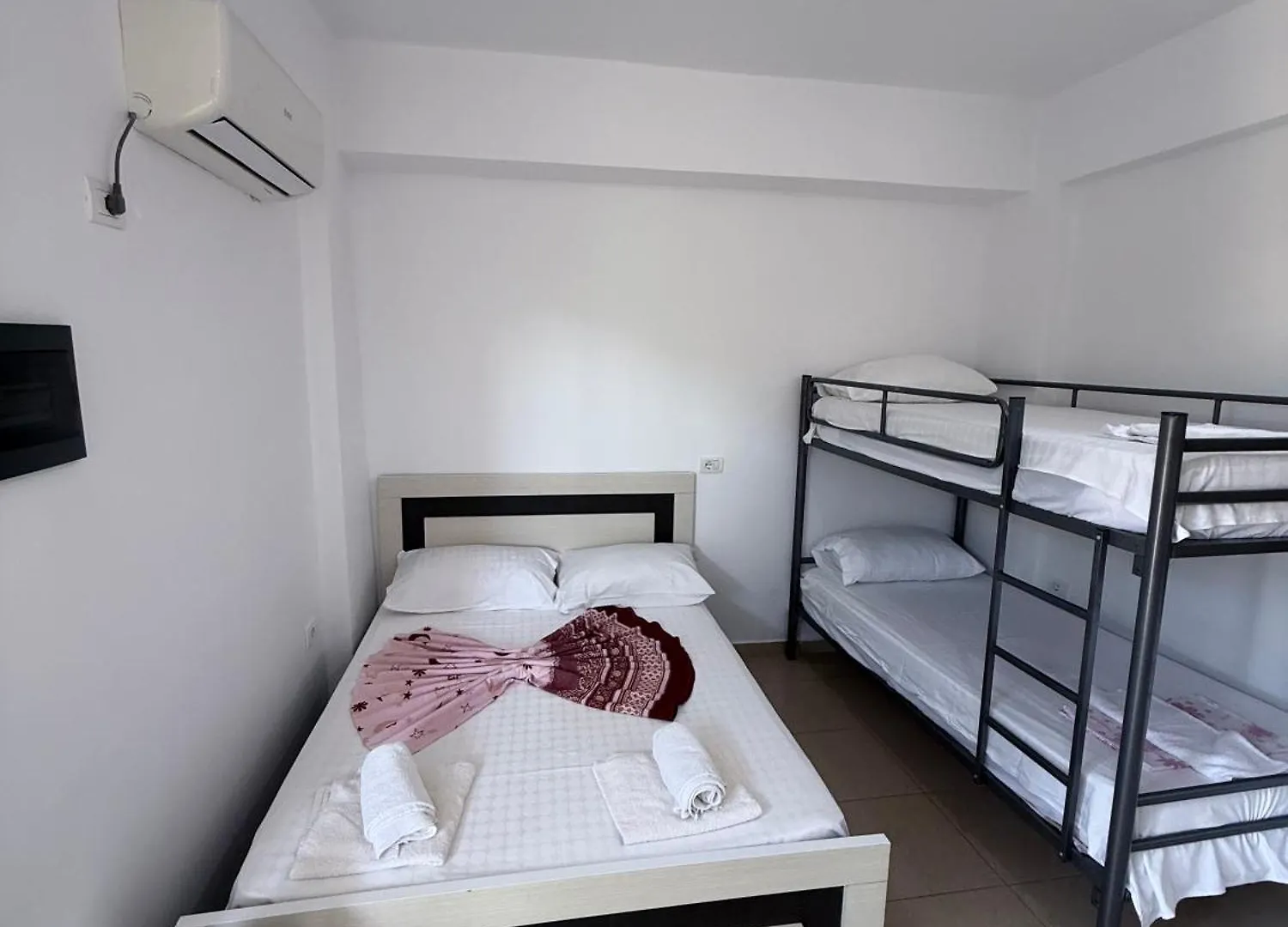 Denaj House Hotell Himare Pensionat